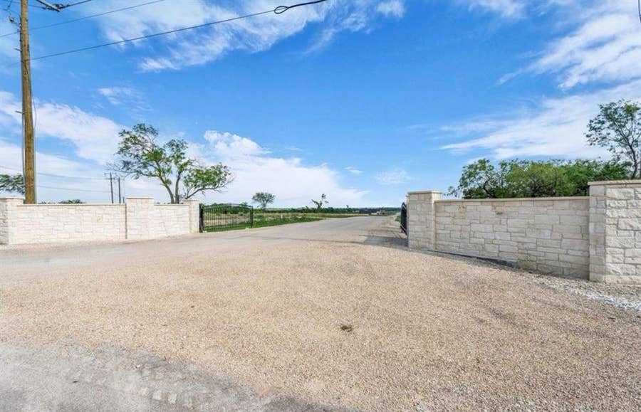 Property photo for 128 Lacek Mill Road, China Spring, TX