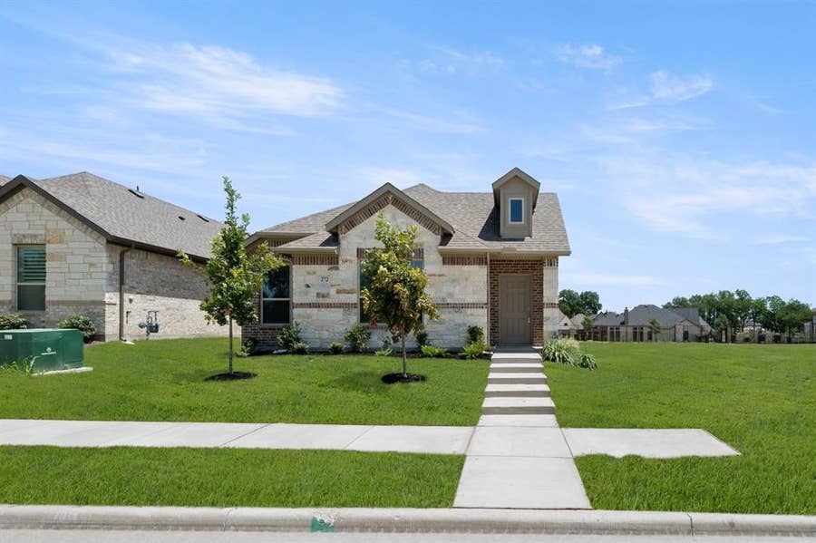 Property photo for 272 Cattleman Way, Midlothian, TX