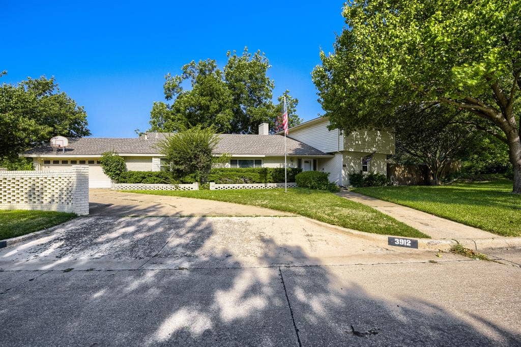 3912 Plantation Drive, Benbrook, TX 76116 3912 Plantation Drive, Benbrook, TX 76116