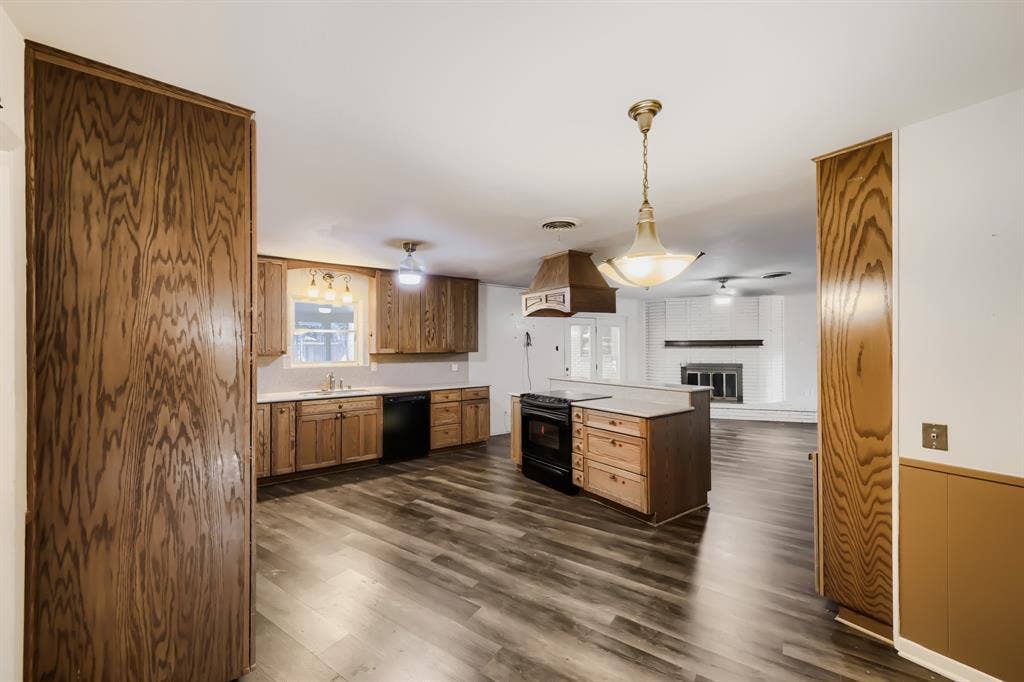 3912 Plantation Drive, Benbrook, TX 76116 3912 Plantation Drive, Benbrook, TX 76116