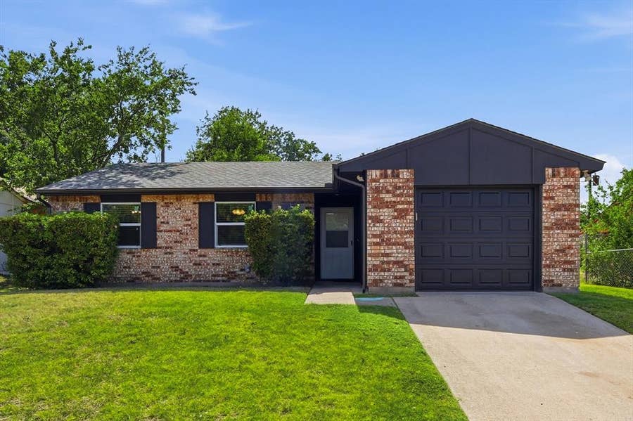 Property photo for 1211 Aspen Drive, Duncanville, TX