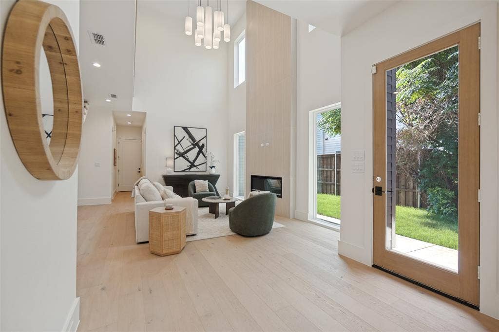 5237 Terry Street, Dallas, TX 75223 5237 Terry Street, Dallas, TX 75223