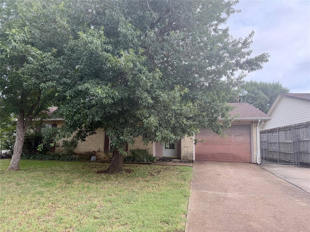 129 Astoria Drive, Cedar Hill, TX 75104 129 Astoria Drive, Cedar Hill, TX 75104