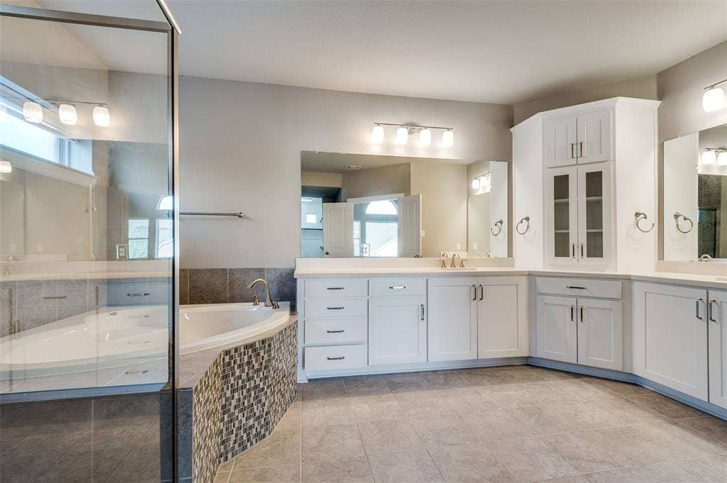 6739 Palo Duro Drive, Irving, TX 75063 6739 Palo Duro Drive, Irving, TX 75063