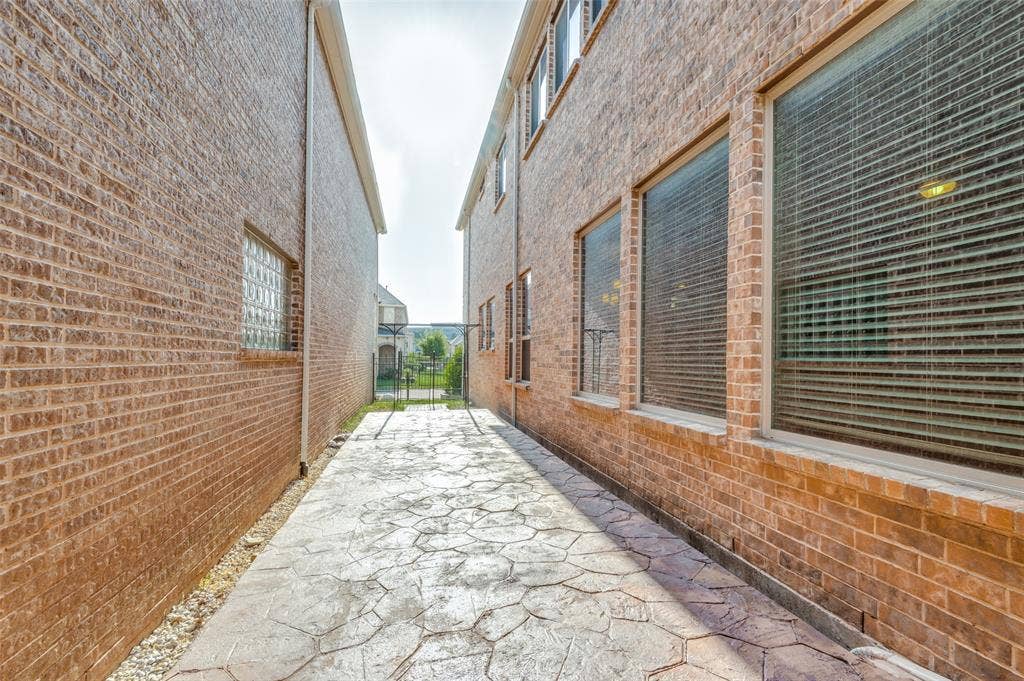 6739 Palo Duro Drive, Irving, TX 75063 6739 Palo Duro Drive, Irving, TX 75063