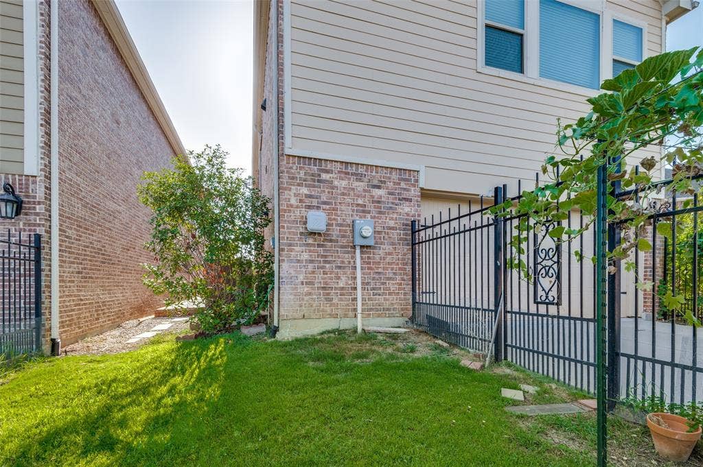 6739 Palo Duro Drive, Irving, TX 75063 6739 Palo Duro Drive, Irving, TX 75063
