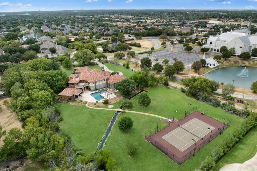 Property photo for 211 Pine Drive, Southlake, TX