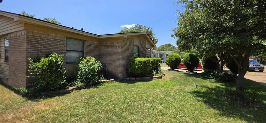 Property photo for 4302 Longleaf Drive, Garland, TX