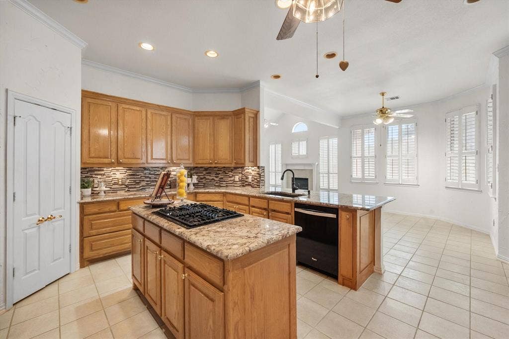 1013 Brook Arbor Drive, Mansfield, TX 76063 1013 Brook Arbor Drive, Mansfield, TX 76063