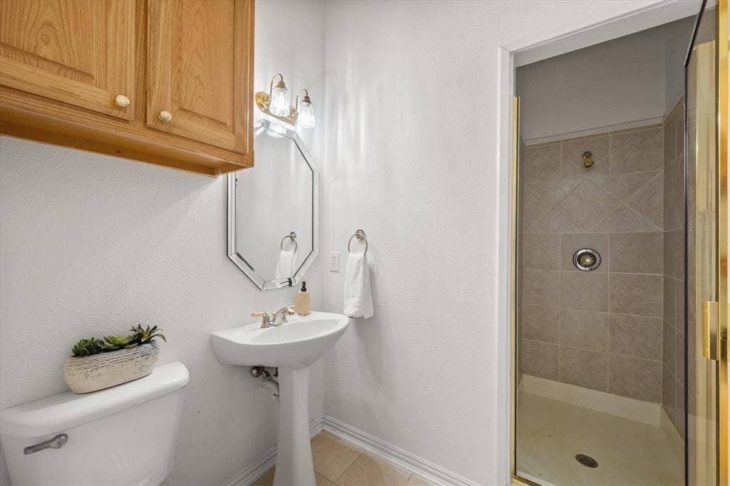 1013 Brook Arbor Drive, Mansfield, TX 76063 3rd bathroom for guests and fourth bedroom/office