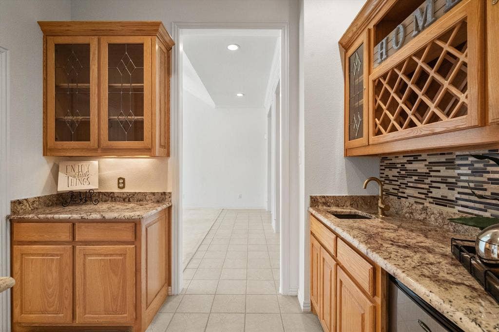 1013 Brook Arbor Drive, Mansfield, TX 76063 1013 Brook Arbor Drive, Mansfield, TX 76063