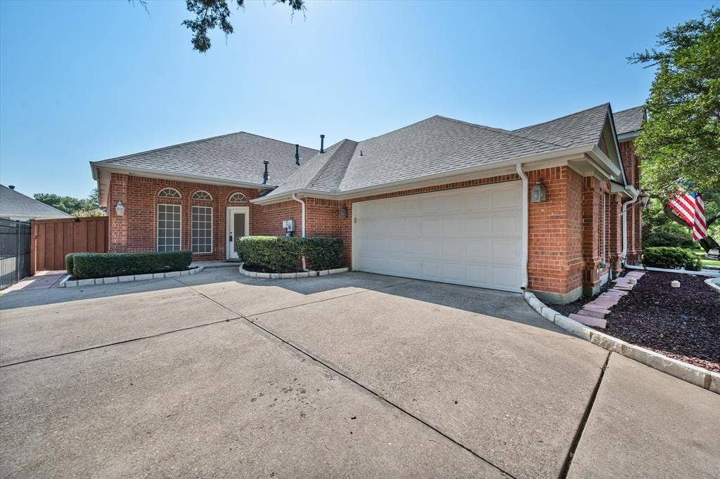 1013 Brook Arbor Drive, Mansfield, TX 76063 1013 Brook Arbor Drive, Mansfield, TX 76063