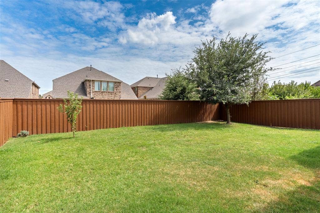 1804 Virtue Port Lane, Wylie, TX 75098 Big grassy yard!