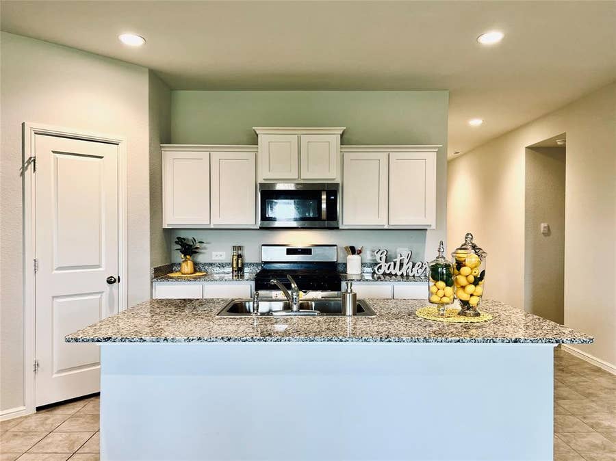 Property photo for 636 Mount Vista Lane, Fort Worth, TX