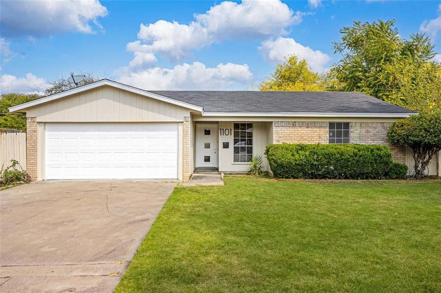 Property photo for 1101 Dublin Drive, Fort Worth, TX