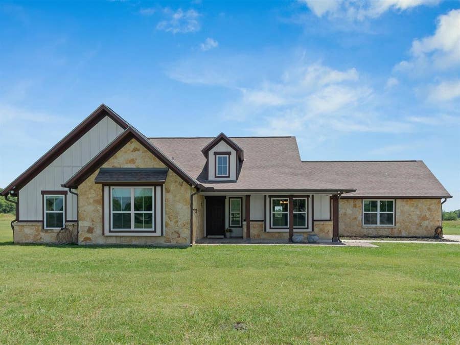 Property photo for 623 N King Road, Royse City, TX