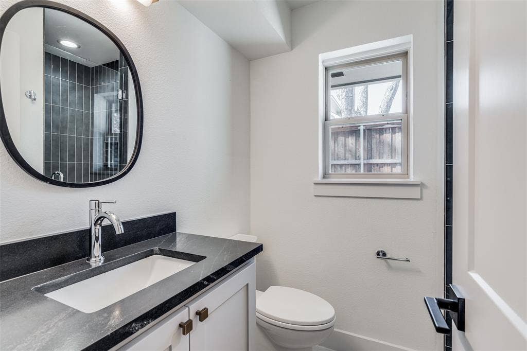 9035 Dunmore Drive, Dallas, TX 75231 9035 Dunmore Drive, Dallas, TX 75231