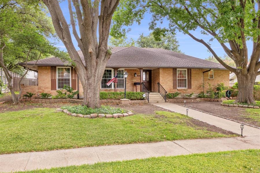 Property photo for 7959 Greenhollow Lane, Dallas, TX