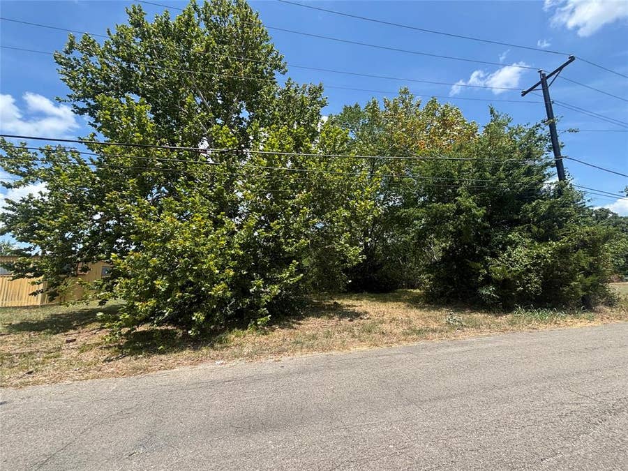 Property photo for 406 N Neal Street, Commerce, TX