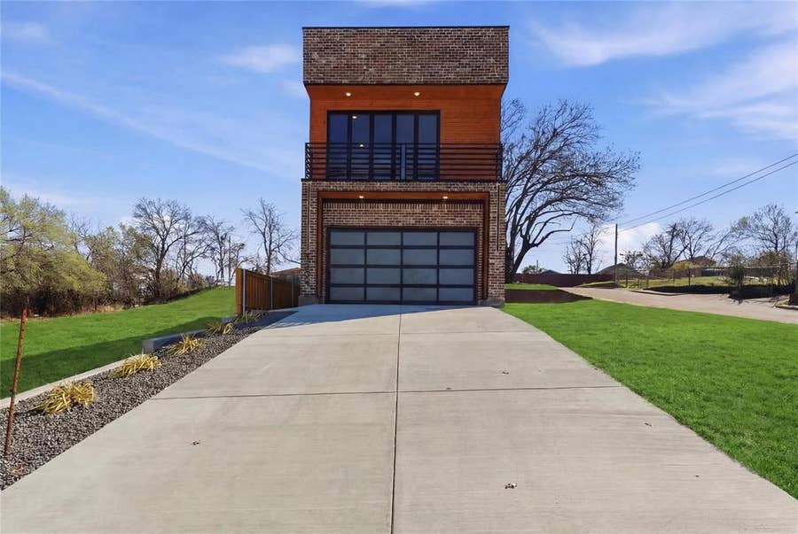 Property photo for 1402 Hutchins Avenue, Dallas, TX