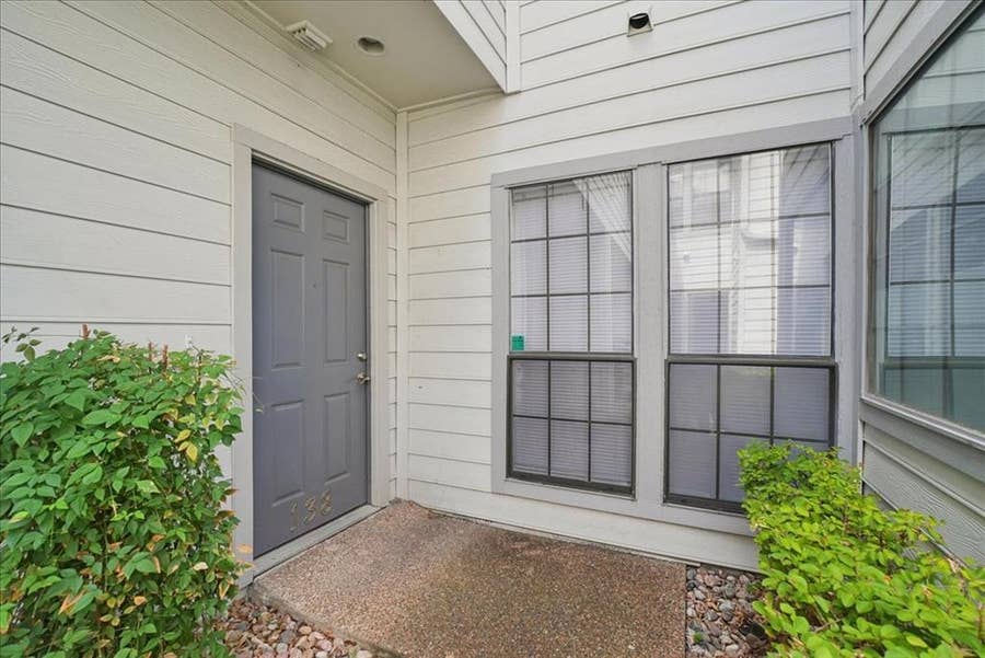 Property photo for 5100 Verde Valley Lane, Dallas, TX