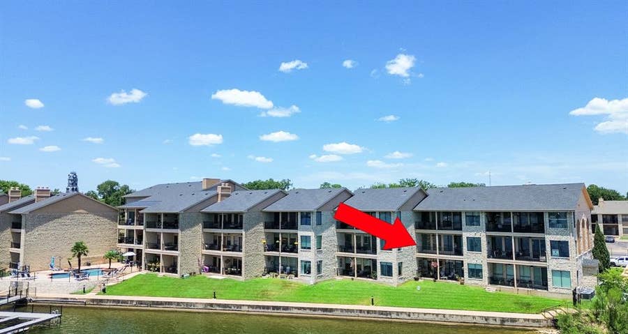 Property photo for 401 E Pearl Street, #2202, Granbury, TX