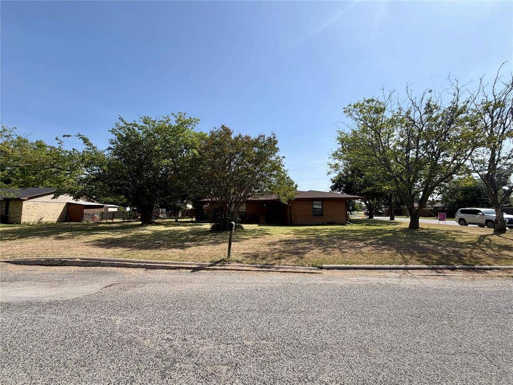 1599 Anthony Street, Kaufman, TX 75142