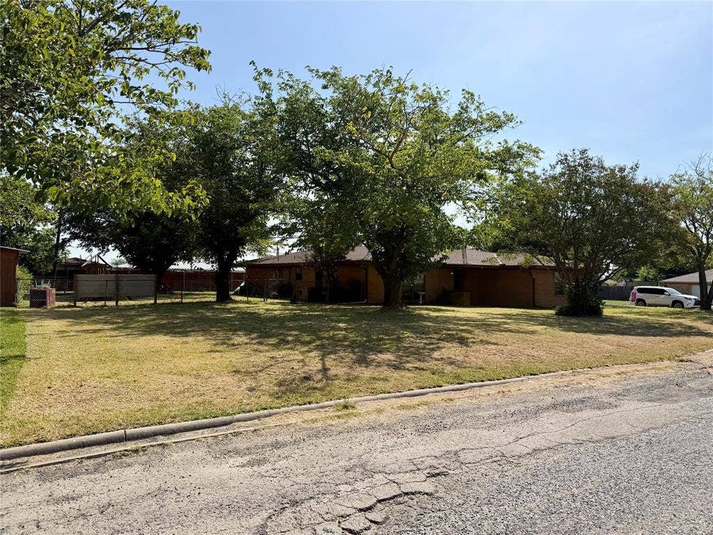 1599 Anthony Street, Kaufman, TX 75142
