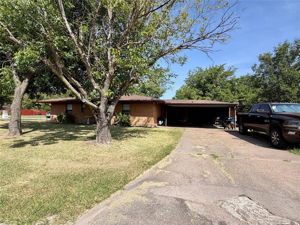carport area