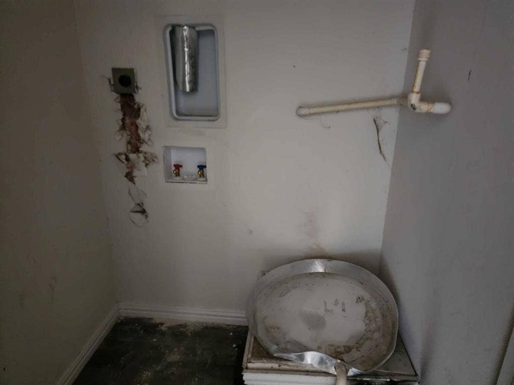 Utility laundry room