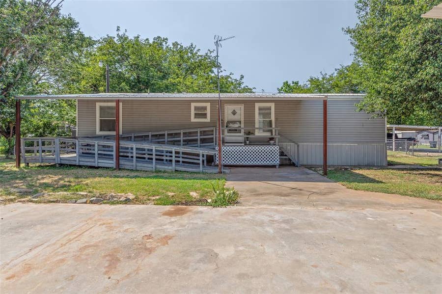 Property photo for 3616 Pecan Grove Court, Granbury, TX