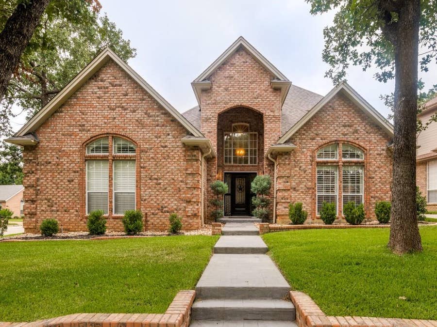 Property photo for 2326 Ox Bow Court, Arlington, TX