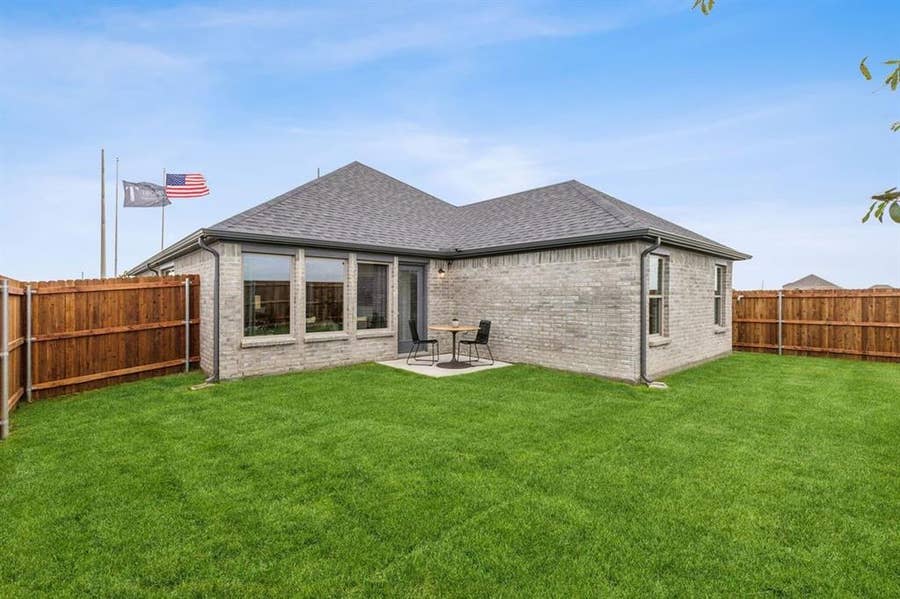 Property photo for 1942 Paddock Lane, Seagoville, TX