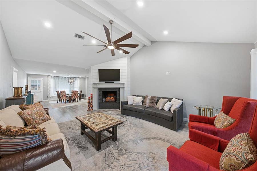 Property photo for 111 Havenwood Drive, Enchanted Oaks, TX