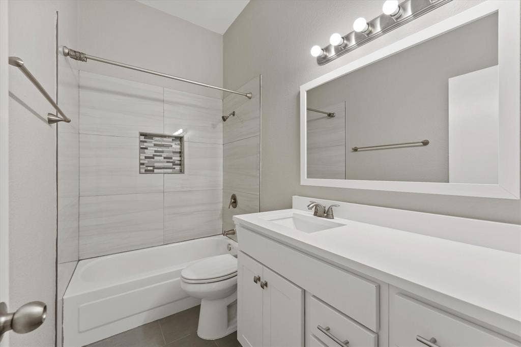 670 Honeysuckle Lane, Cedar Hill, TX 75104