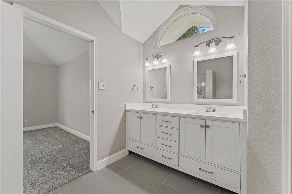 670 Honeysuckle Lane, Cedar Hill, TX 75104