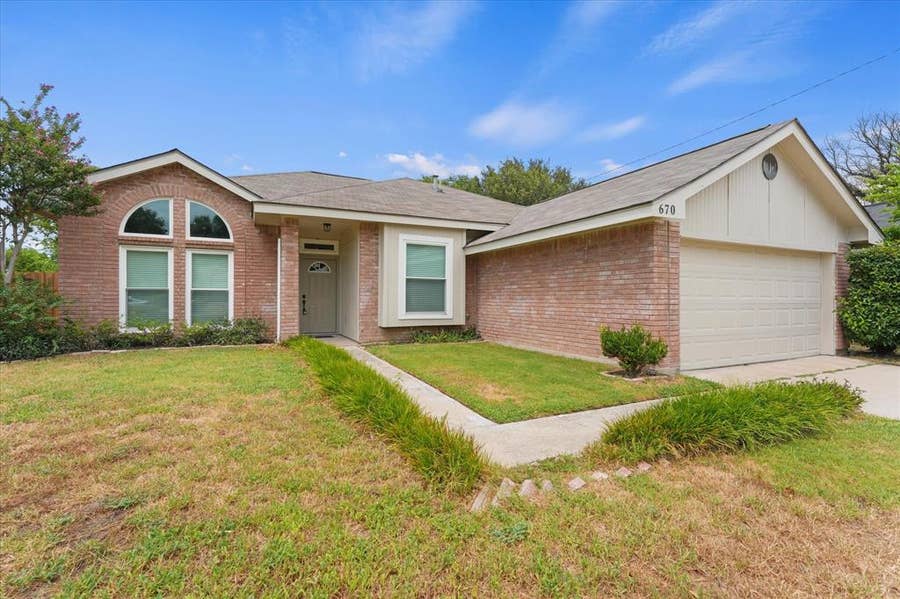 Property photo for 670 Honeysuckle Lane, Cedar Hill, TX