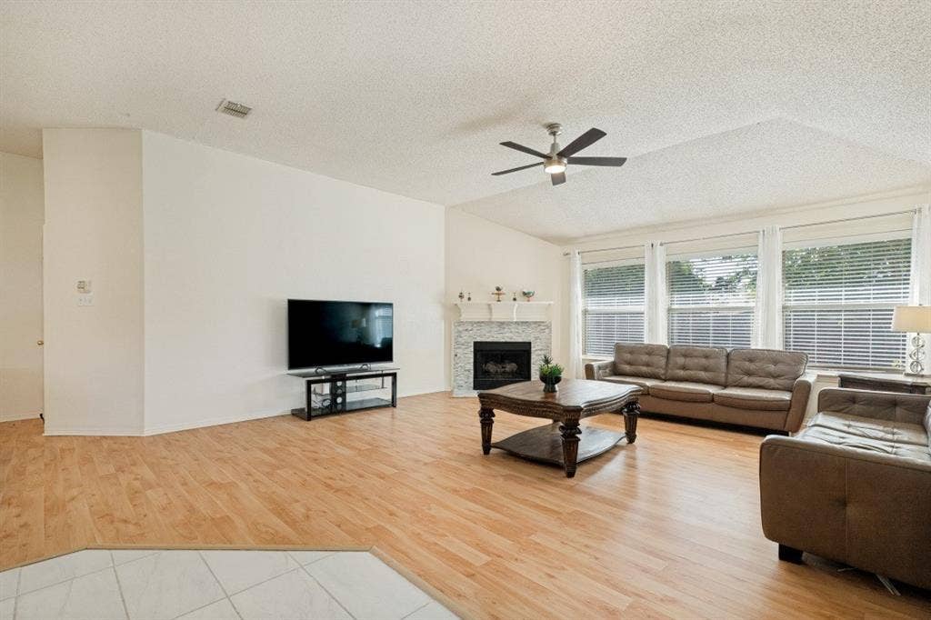 3705 Pinetree Drive, McKinney, TX 75070 3705 Pinetree Drive, McKinney, TX 75070