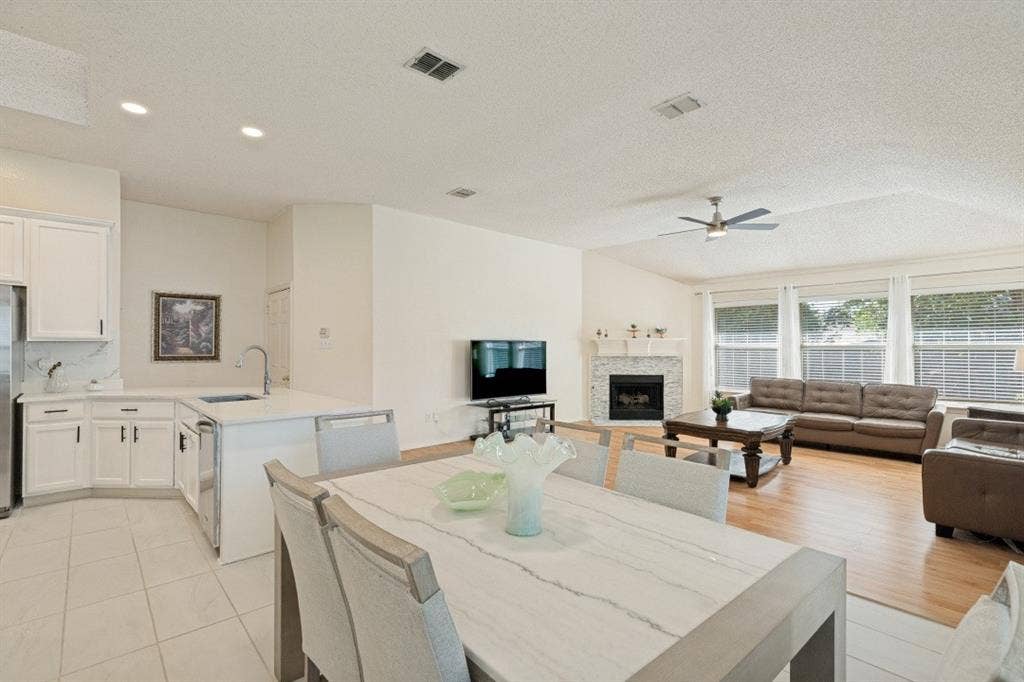 3705 Pinetree Drive, McKinney, TX 75070 3705 Pinetree Drive, McKinney, TX 75070