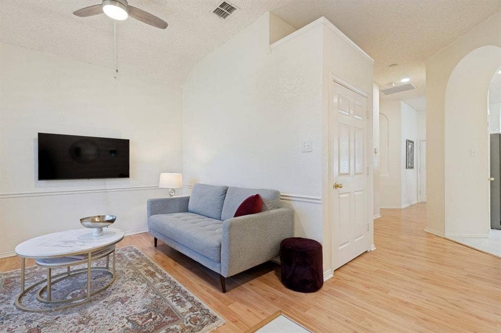 3705 Pinetree Drive, McKinney, TX 75070 3705 Pinetree Drive, McKinney, TX 75070