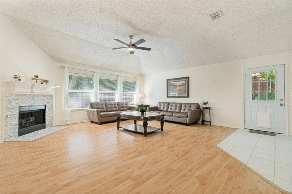 3705 Pinetree Drive, McKinney, TX 75070 3705 Pinetree Drive, McKinney, TX 75070