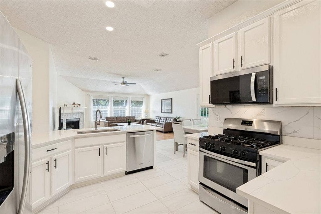 3705 Pinetree Drive, McKinney, TX 75070 3705 Pinetree Drive, McKinney, TX 75070