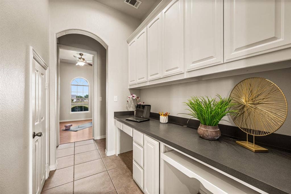 13425 Willow Creek Drive, Haslet, TX 76052 Command Central!