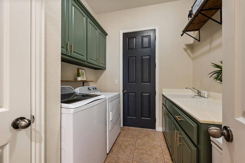 13425 Willow Creek Drive, Haslet, TX 76052 storage, hanging space, sink and room for freezer