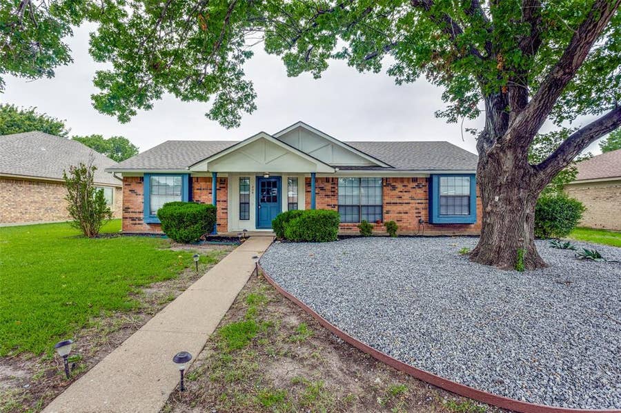 Property photo for 209 W Schreiber Street, Garland, TX