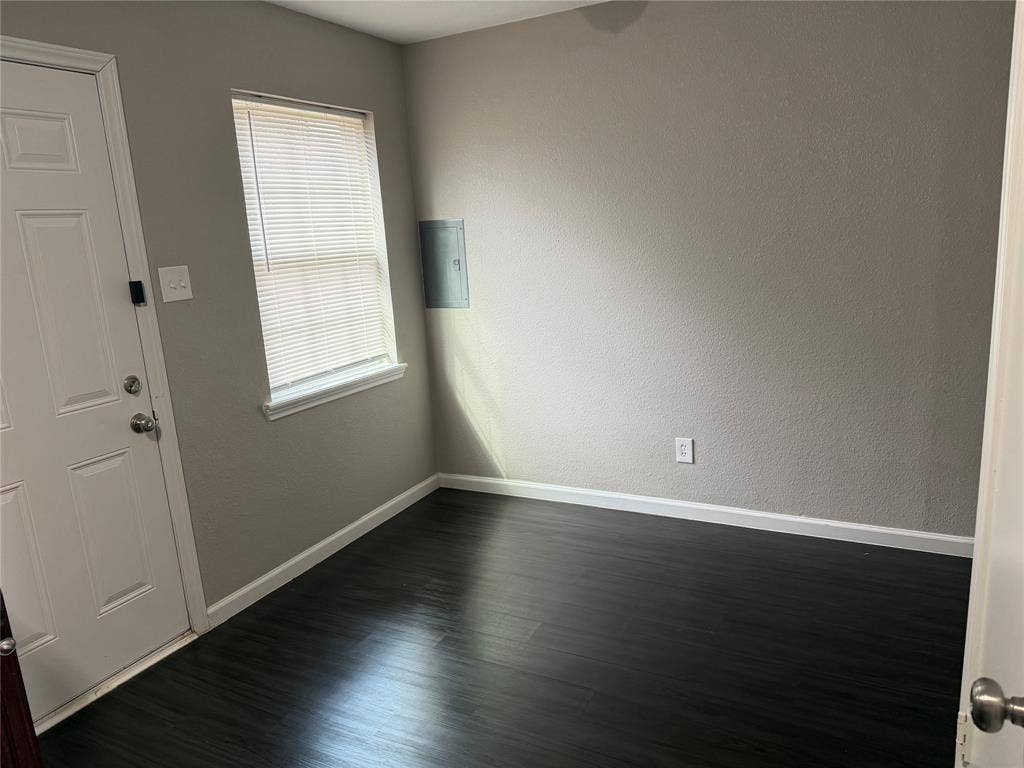 357 NW Newton, Burleson, TX 76028 357 NW Newton, Burleson, TX 76028