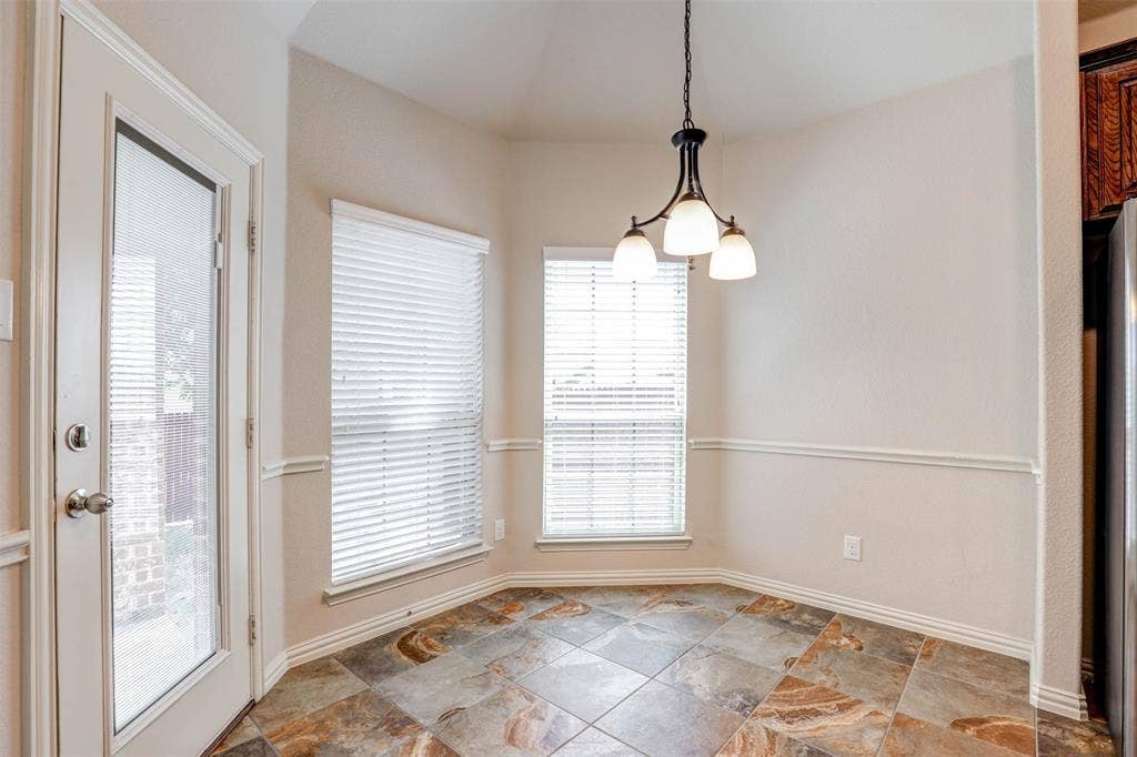 1612 Scarlet Crown Drive, Fort Worth, TX 76177