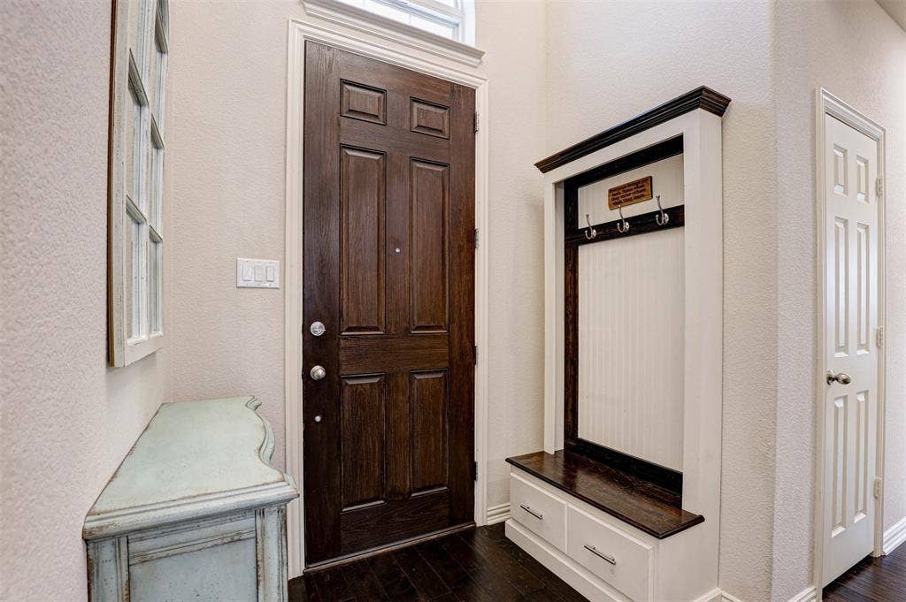 1612 Scarlet Crown Drive, Fort Worth, TX 76177