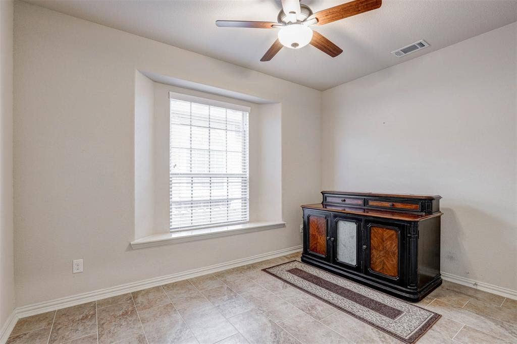 1612 Scarlet Crown Drive, Fort Worth, TX 76177