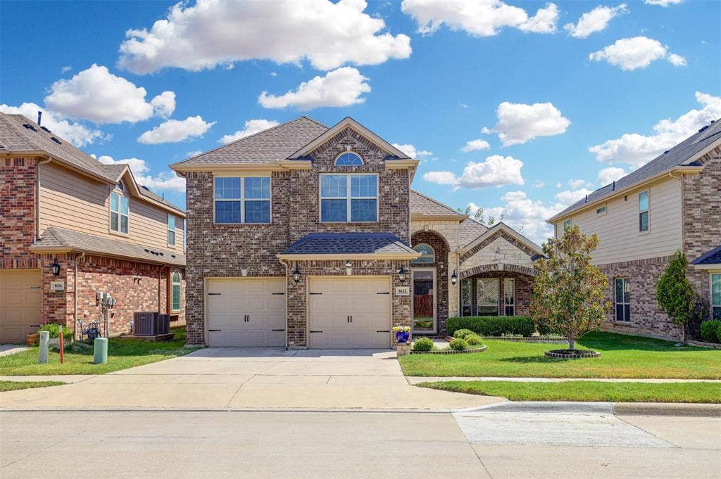 1612 Scarlet Crown Drive, Fort Worth, TX 76177